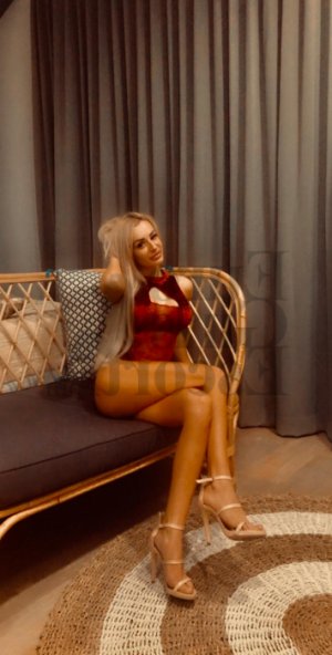 Minette escorts in Albany